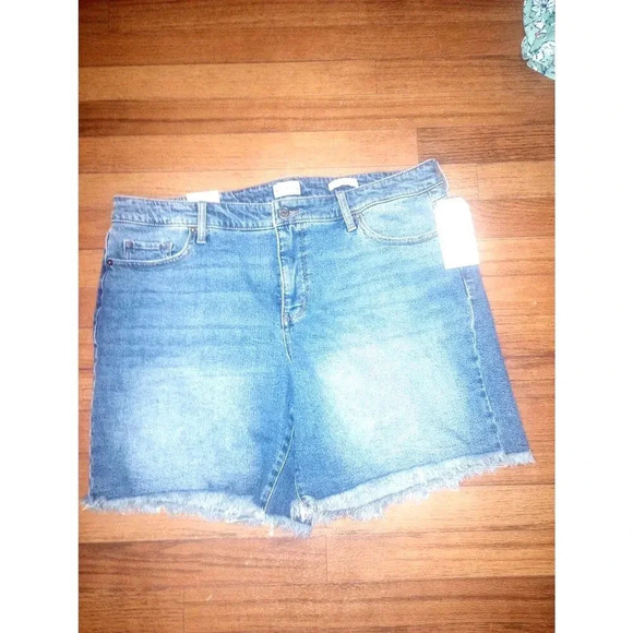 Wonderly NWT 16 Mid short jean shorts - Picture 1 of 5